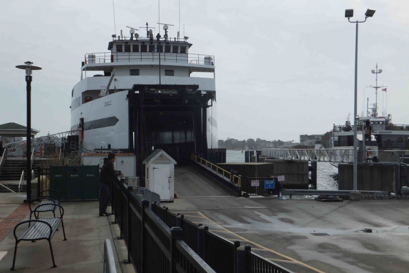 NAN13-RRH2114-HyannisWait