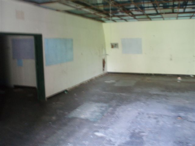 T-Bldg Display Room, entrance to Comm at left Dec2006